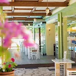 Apart-hotel Cleopatra Yénion