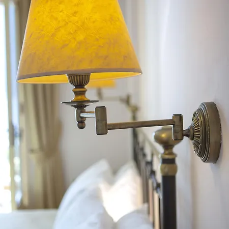 Cleopatra Apartahotel Yénion