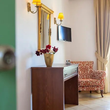 Cleopatra 3* Yénion